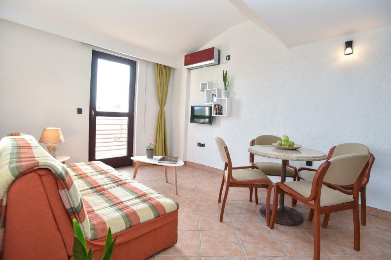 Guest House Jedro Petrovac Kültér fotó