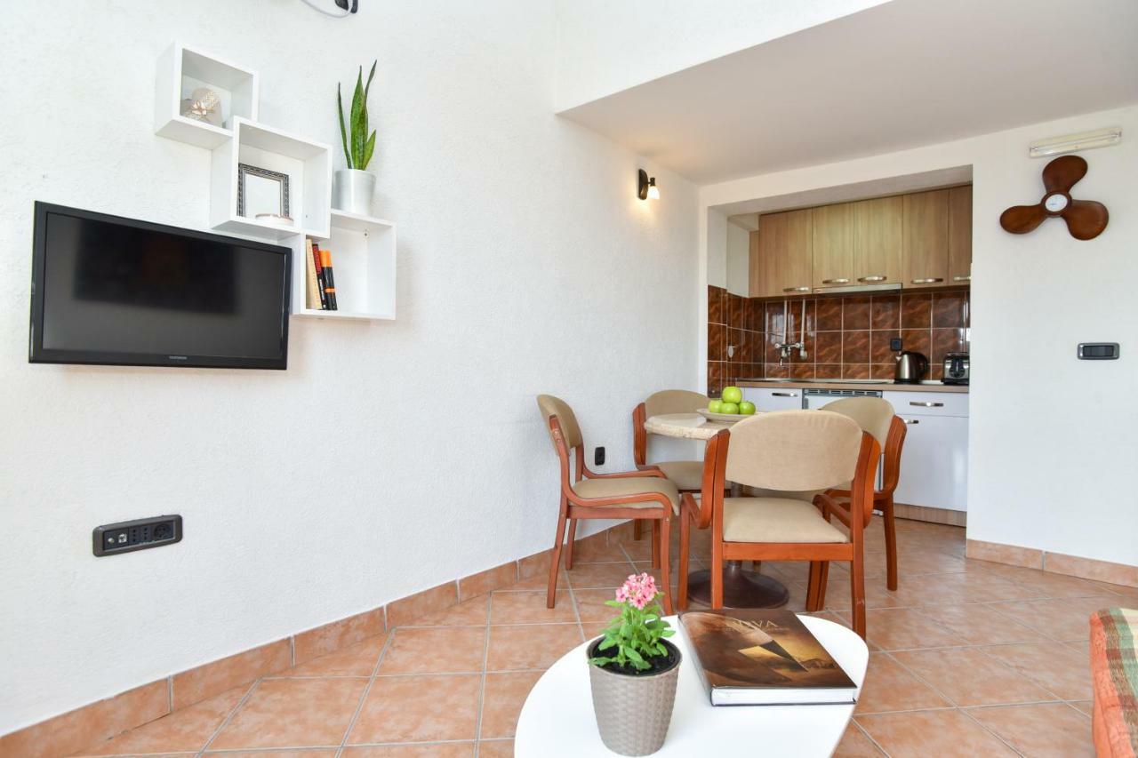 Guest House Jedro Petrovac Kültér fotó