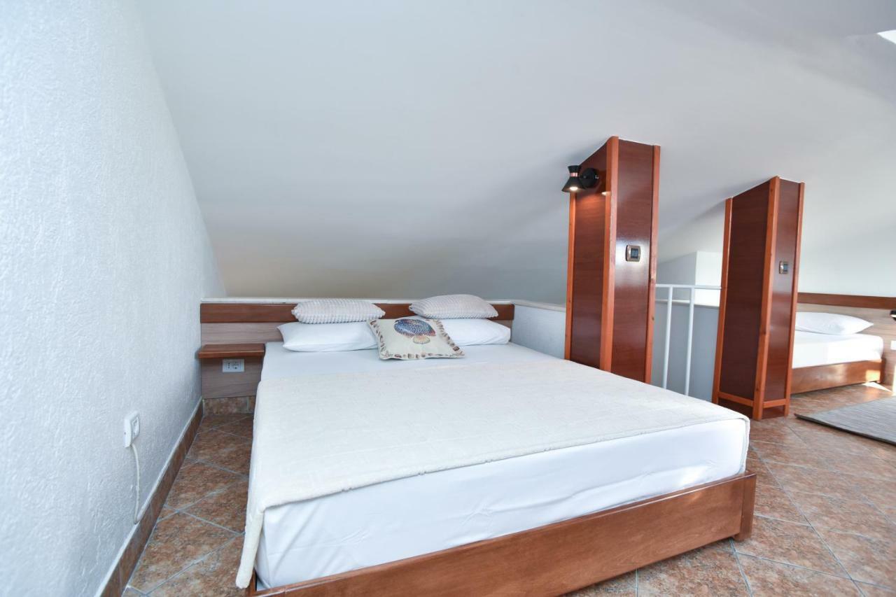 Guest House Jedro Petrovac Kültér fotó