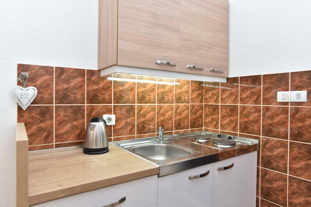 Guest House Jedro Petrovac Kültér fotó